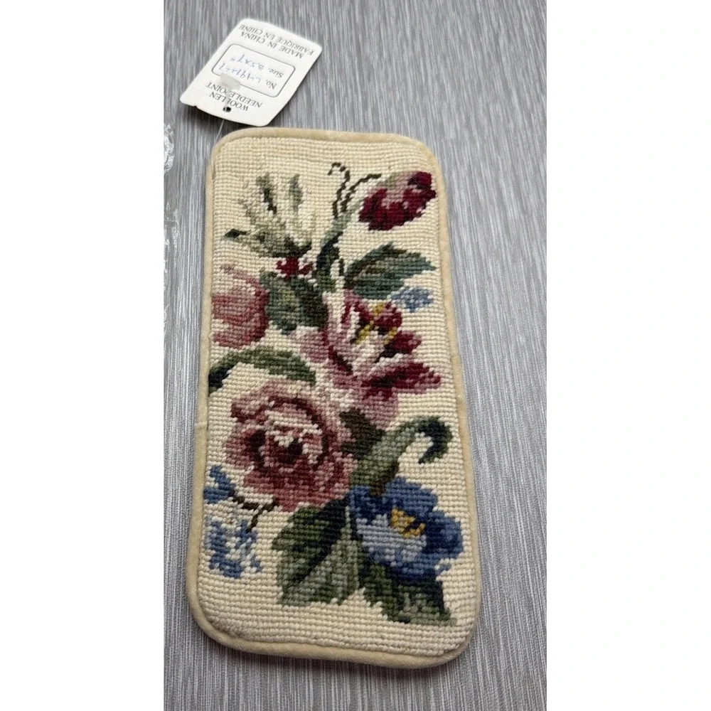 Needlepoint Eyeglass Case Wool Floral Bouquet Vintage Soft Glasses Sleeve Beige